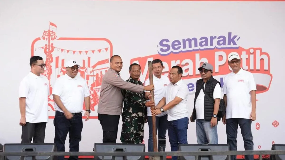 BRI Region 6 Meriahkan Pasar Malaka Rorotan, Dibuka dengan Simbolis Penumbukan Padi