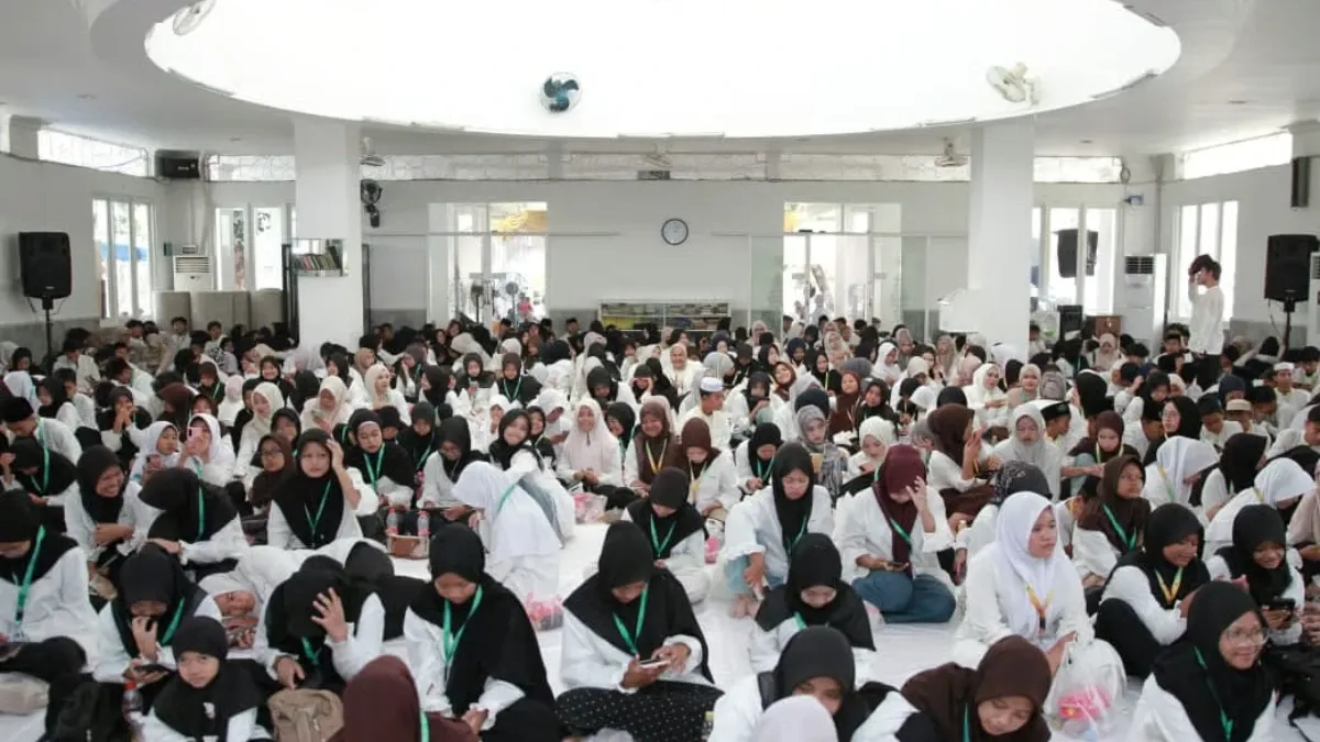 Pertemuan Rutin Bulanan: H. Robert Nitiyudo Wachjo Pesankan Dzikir dan Syukur kepada 1.200 Anak Binaan